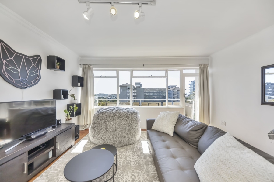 To Let 2 Bedroom Property for Rent in Green Point Western Cape